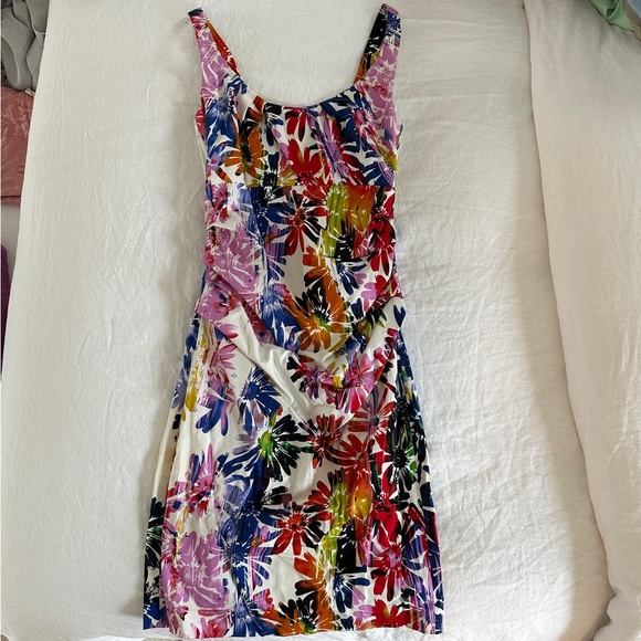 Floral print Suzi Chin dress with ruching detail - Picture 1 of 3